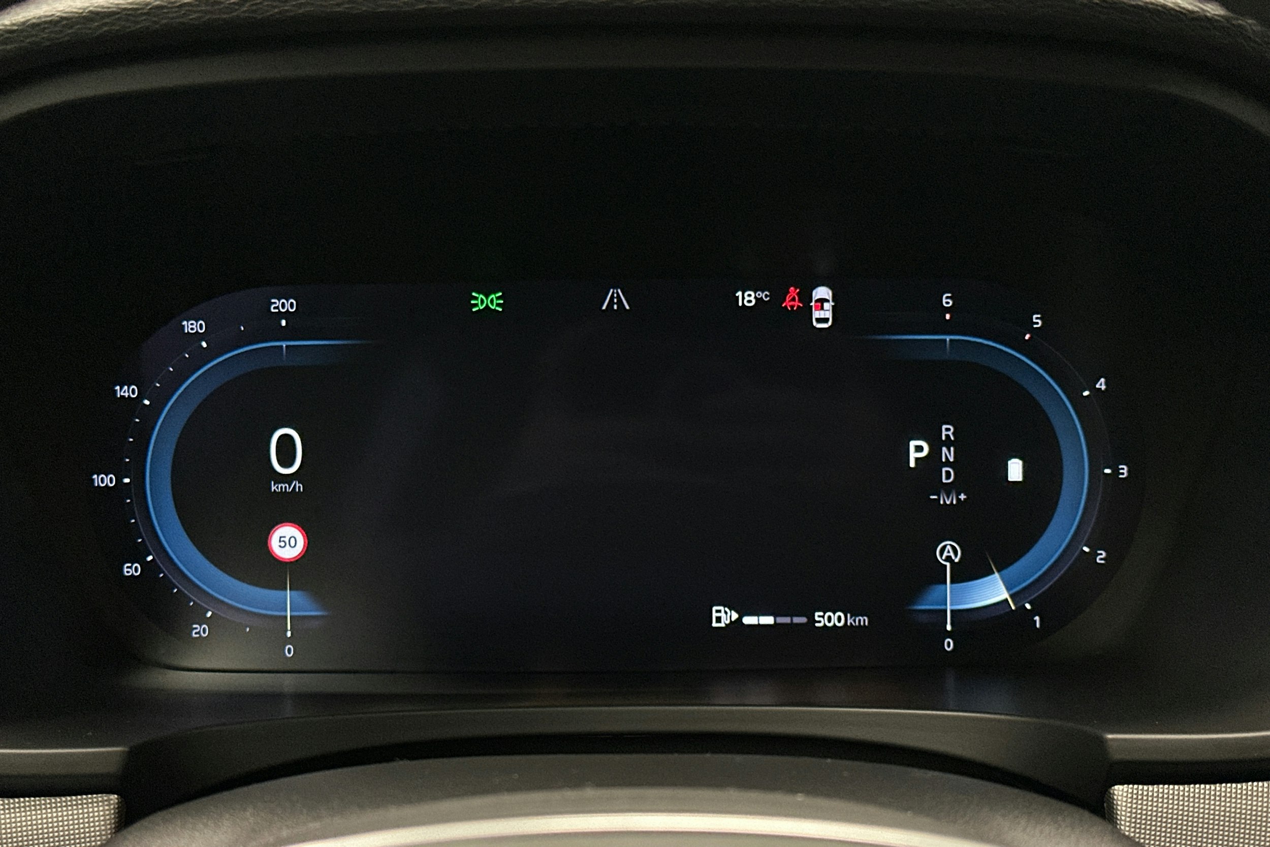 musta Volvo V90 2023 kuva 21.