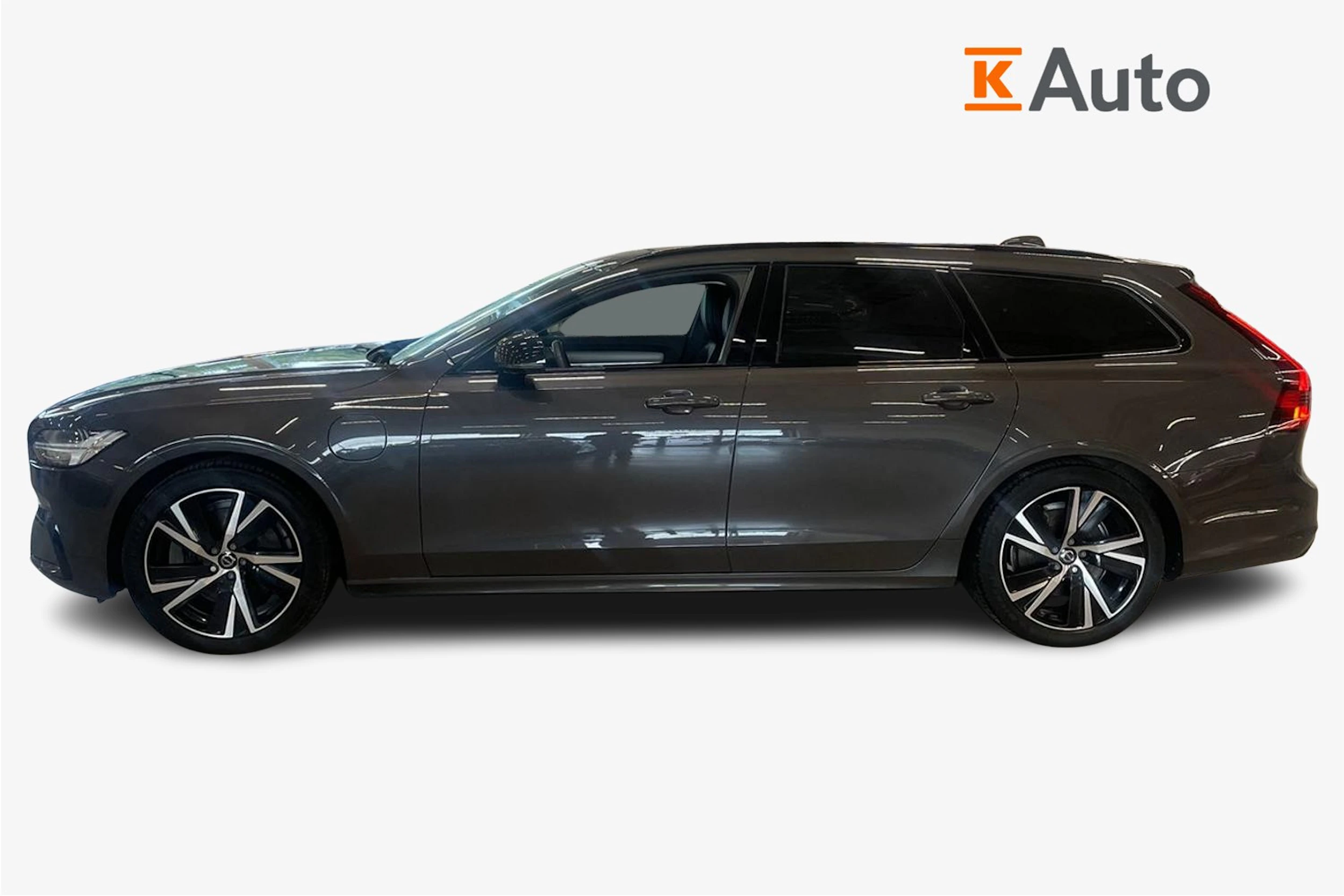 Musta Volvo V90 2023 kuva 5.