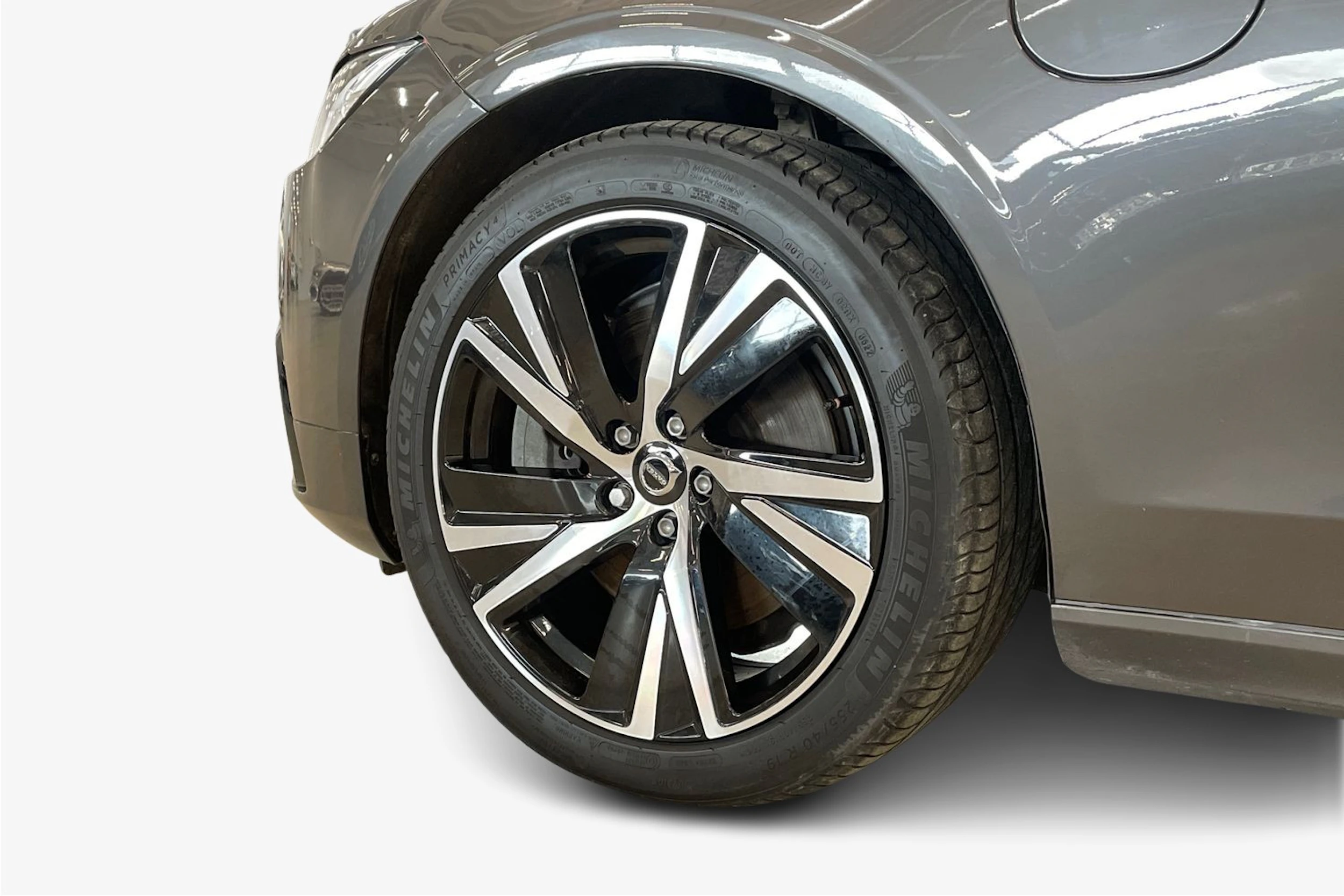Musta Volvo V90 2023 kuva 9.