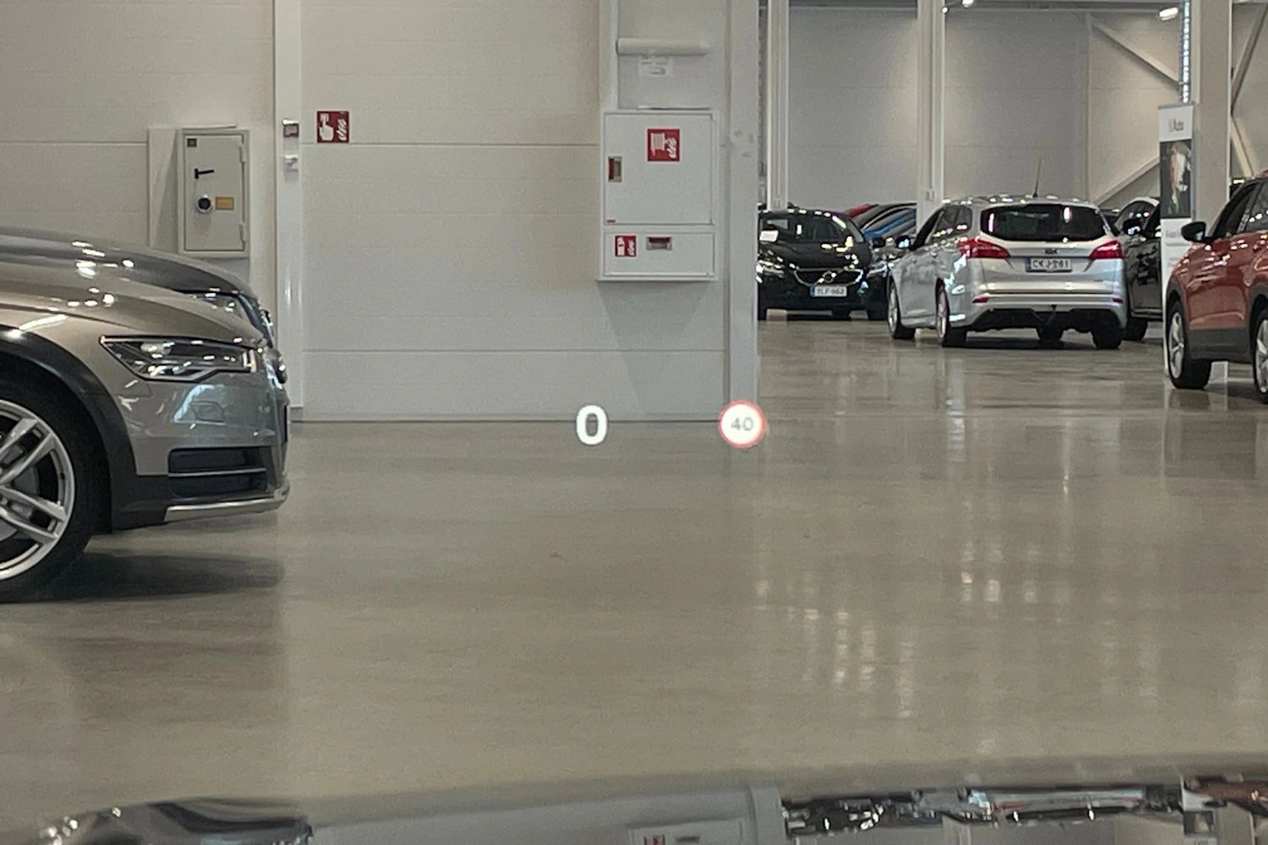 Musta Volvo V90 2023 kuva 15.