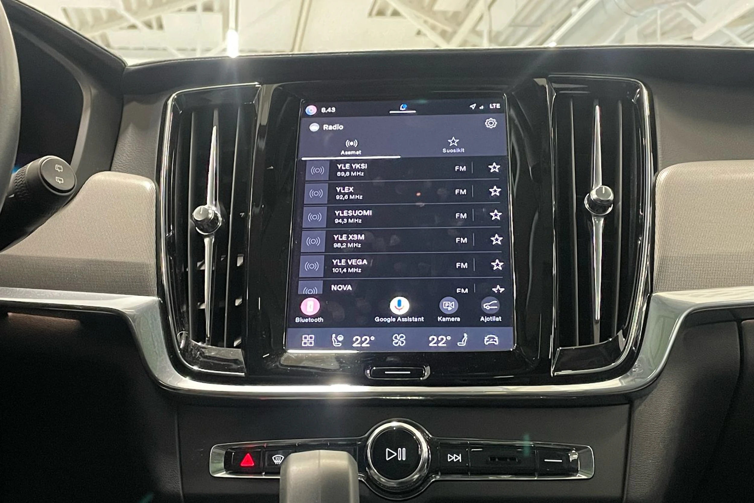 Musta Volvo V90 2023 kuva 24.