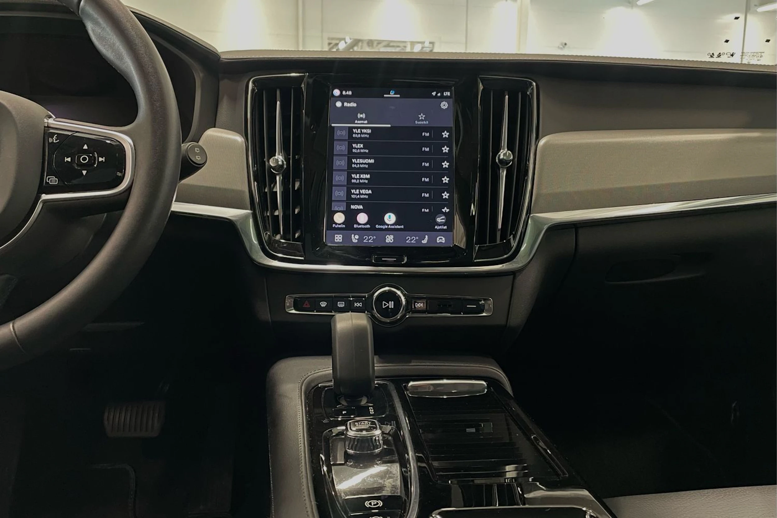 Musta Volvo V90 2023 kuva 30.