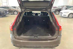 Musta Volvo V90 2023 kuva 34.