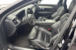 musta Volvo V90 2023 kuva 3.