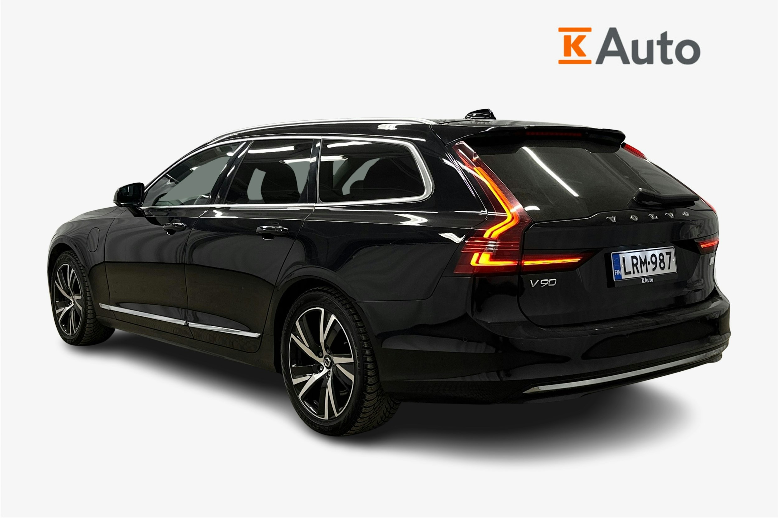 musta Volvo V90 2023 kuva 2.