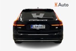 musta Volvo V90 2023 kuva 3.