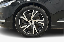 musta Volvo V90 2023 kuva 11.
