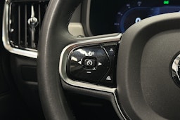 musta Volvo V90 2023 kuva 23.