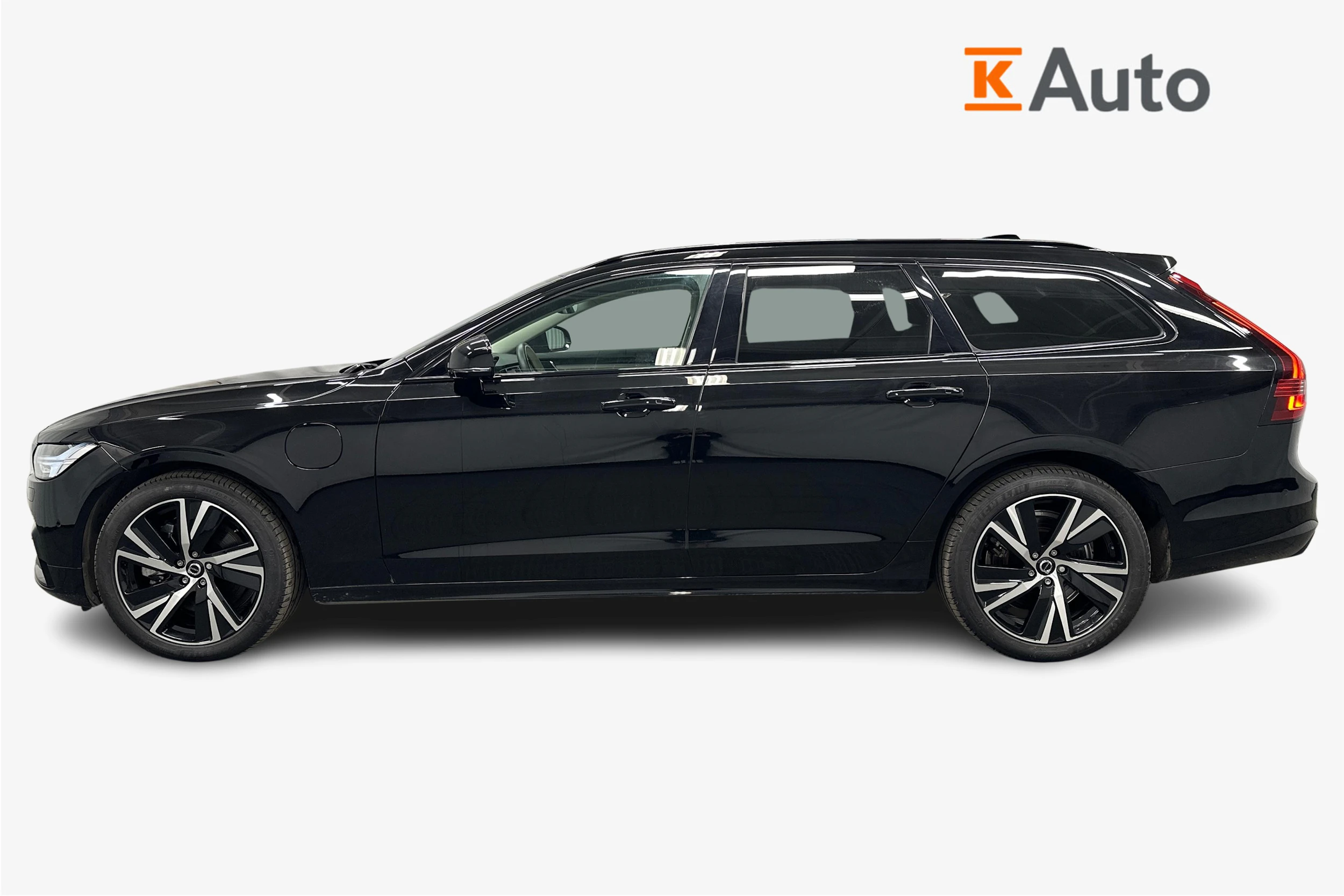 musta Volvo V90 2023 kuva 5.