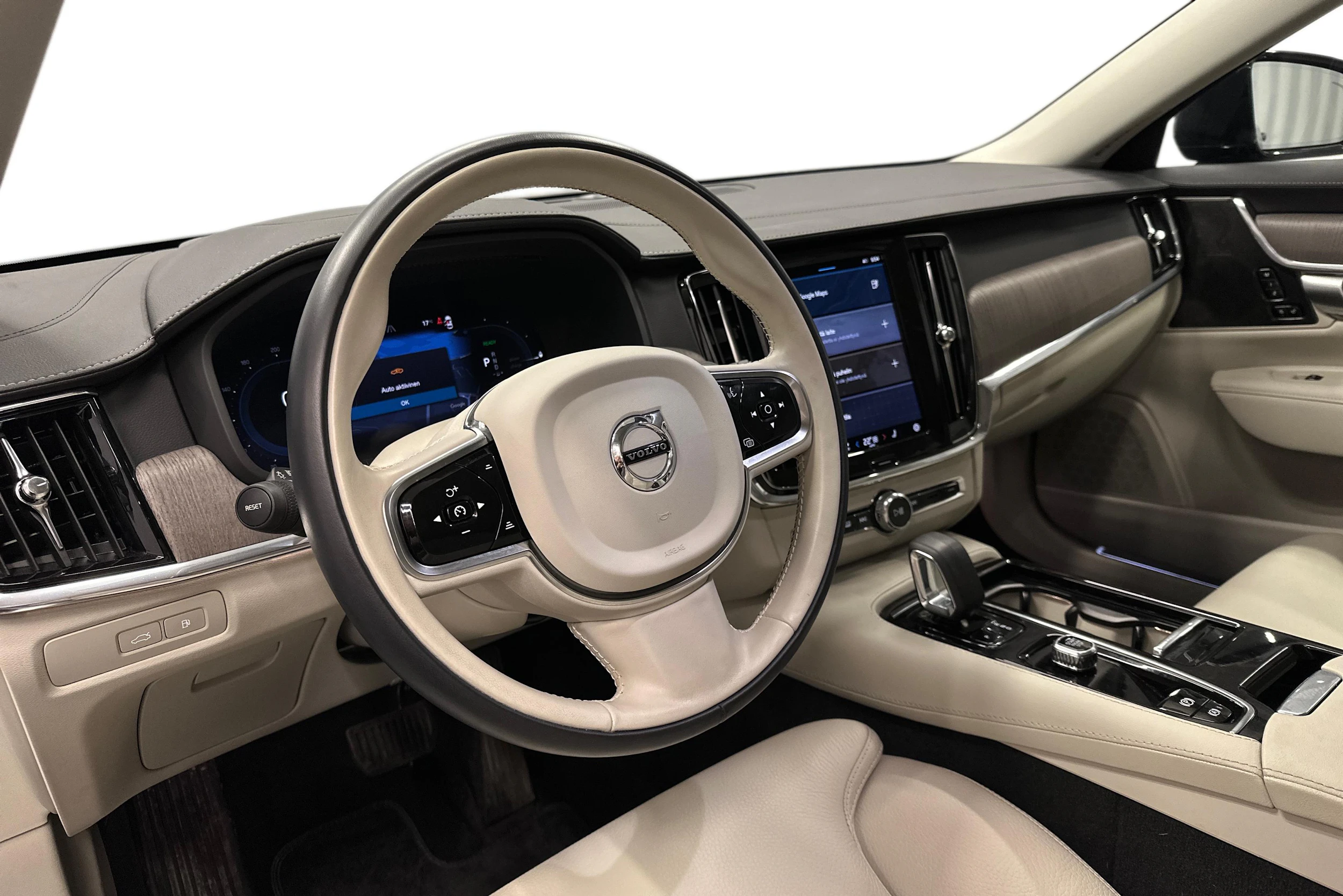 musta Volvo V90 2023 kuva 6.