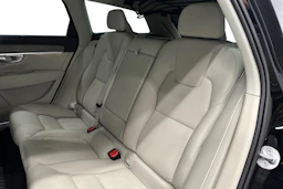 musta Volvo V90 2023 kuva 8.