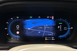 musta Volvo V90 2023 kuva 13.