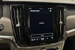 musta Volvo V90 2023 kuva 20.