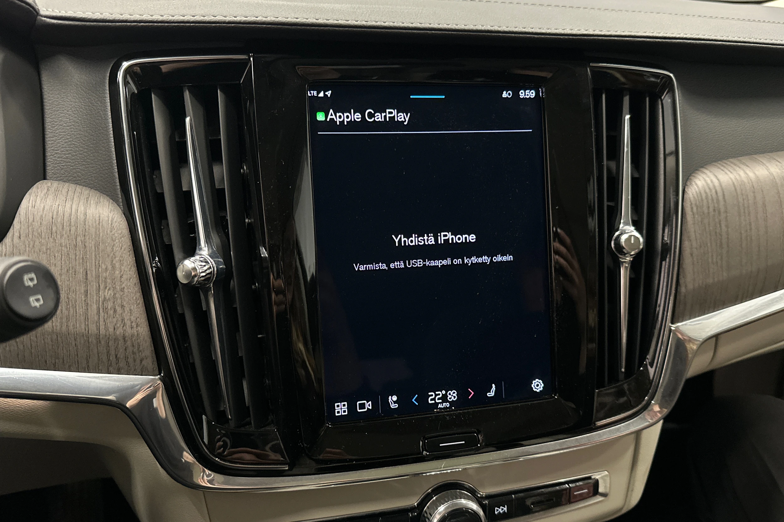musta Volvo V90 2023 kuva 23.