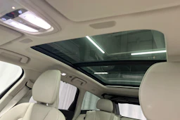 musta Volvo V90 2023 kuva 33.