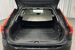 musta Volvo V90 2023 kuva 36.