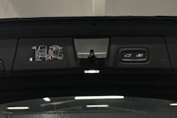 musta Volvo V90 2023 kuva 38.