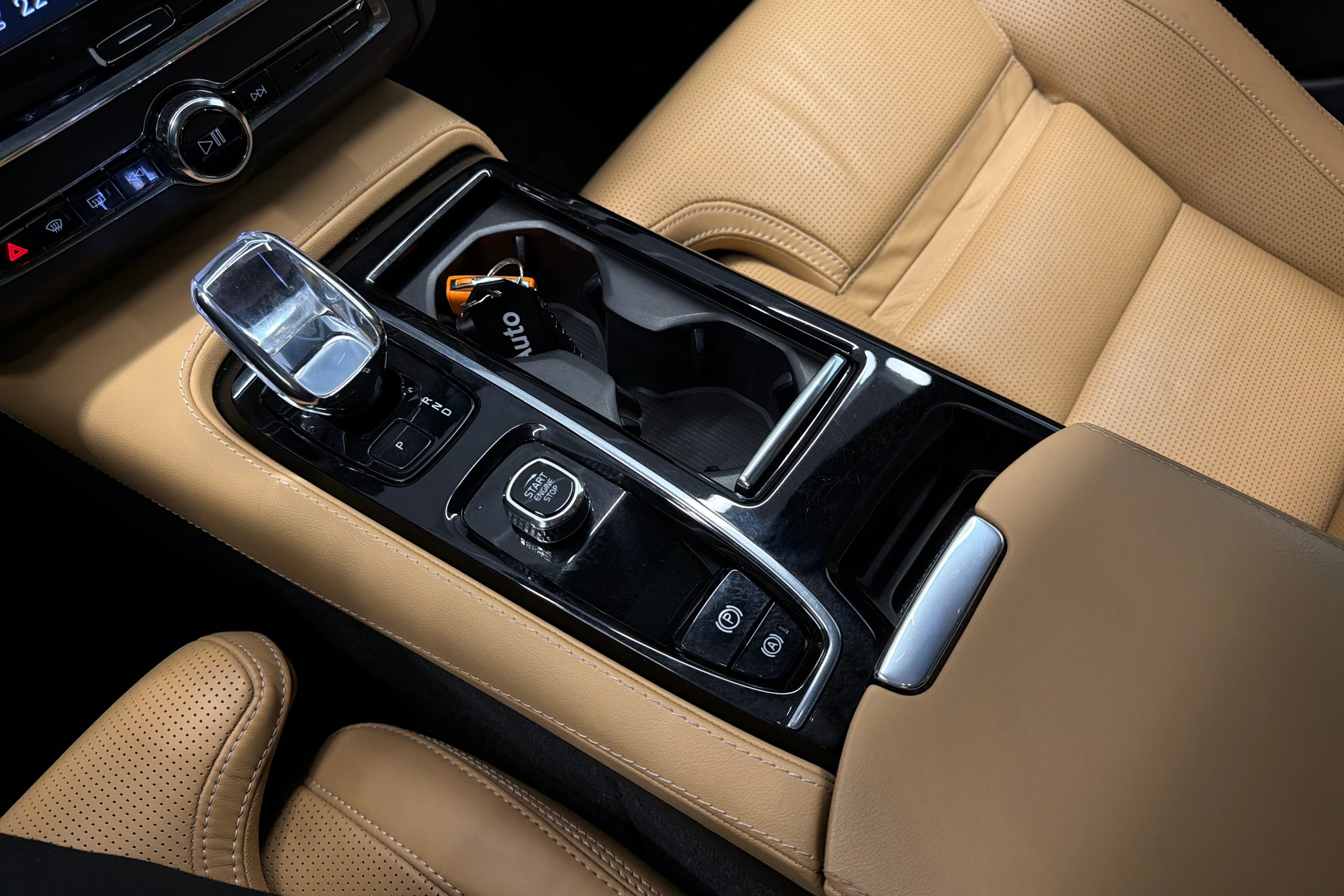 ruskea (beige) Volvo V90 2024 kuva 26.