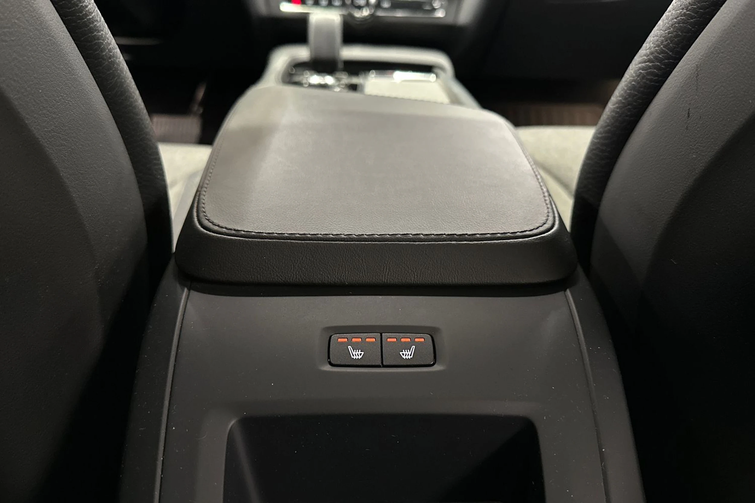 ruskea (beige) Volvo V90 2023 kuva 16.