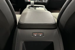 ruskea (beige) Volvo V90 2023 kuva 16.