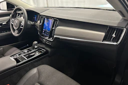 musta Volvo V90 2023 kuva 16.