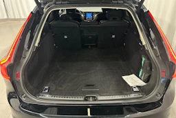 musta Volvo V90 2023 kuva 17.
