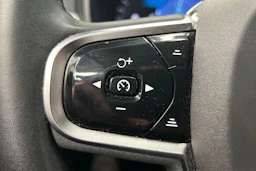 musta Volvo V90 2023 kuva 22.