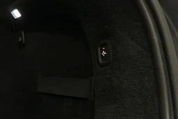 harmaa Volvo V90 2024 kuva 17.