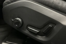 harmaa Volvo V90 2024 kuva 19.