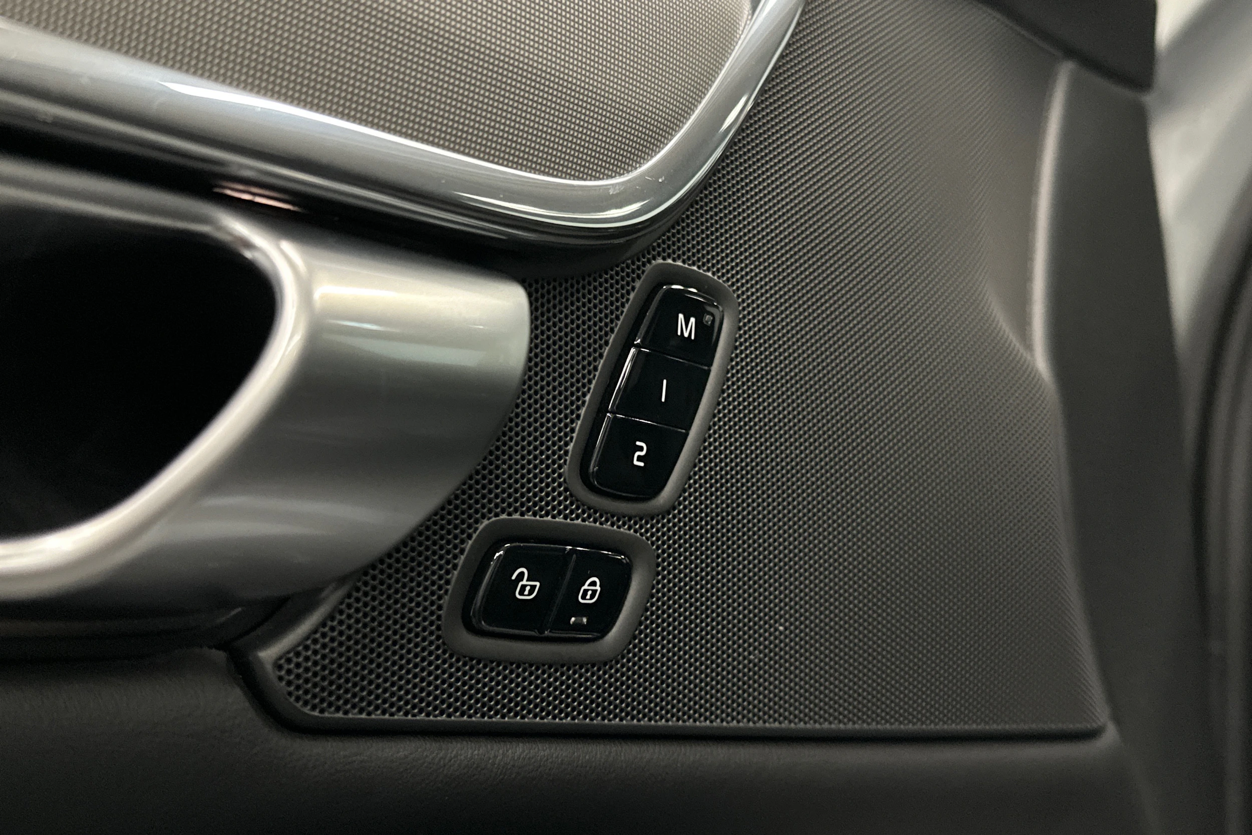 harmaa Volvo V90 2024 kuva 20.