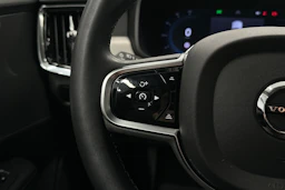 harmaa Volvo V90 2024 kuva 22.