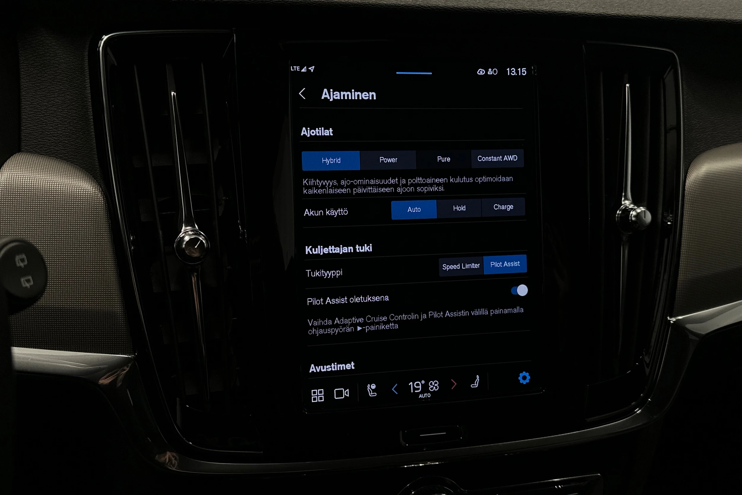 harmaa Volvo V90 2024 kuva 26.