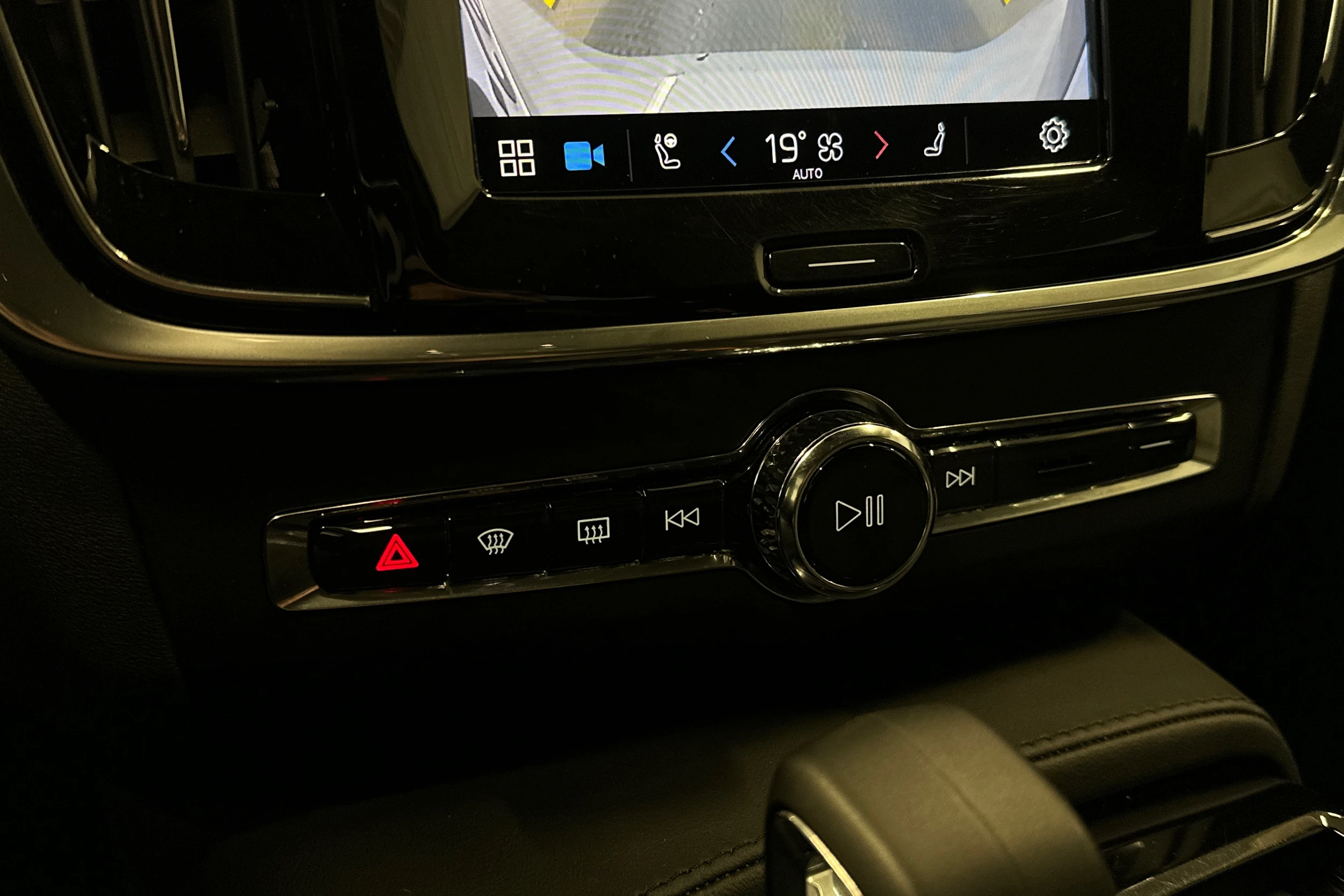 harmaa Volvo V90 2024 kuva 33.