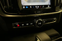 harmaa Volvo V90 2024 kuva 33.