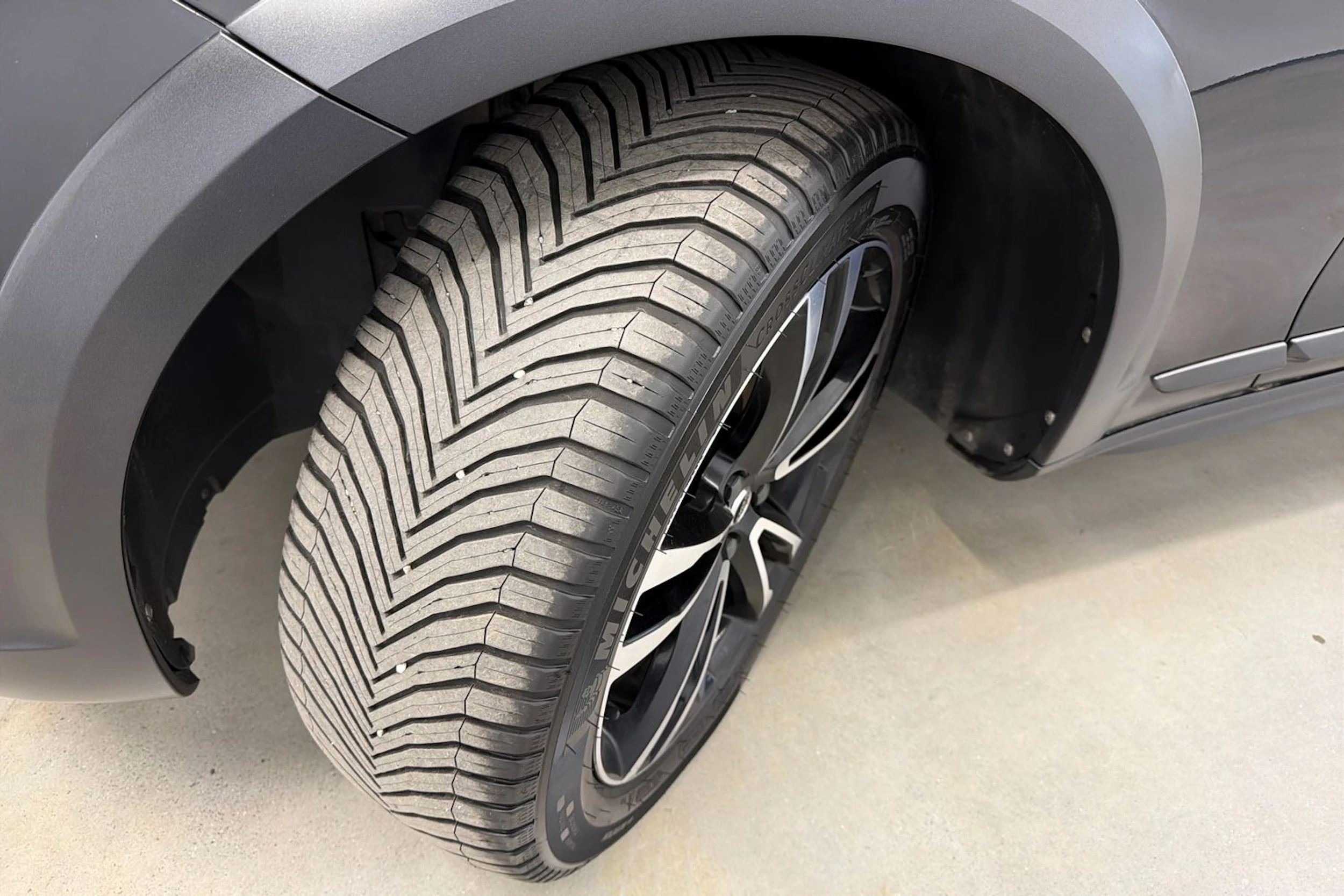 musta Volvo V90 Cross Country 2017 kuva 10.