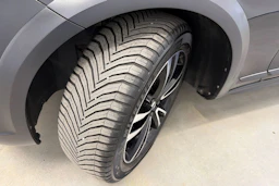 musta Volvo V90 Cross Country 2017 kuva 10.