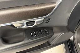 musta Volvo V90 Cross Country 2017 kuva 12.