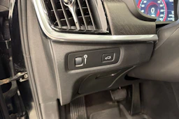 musta Volvo V90 Cross Country 2017 kuva 13.