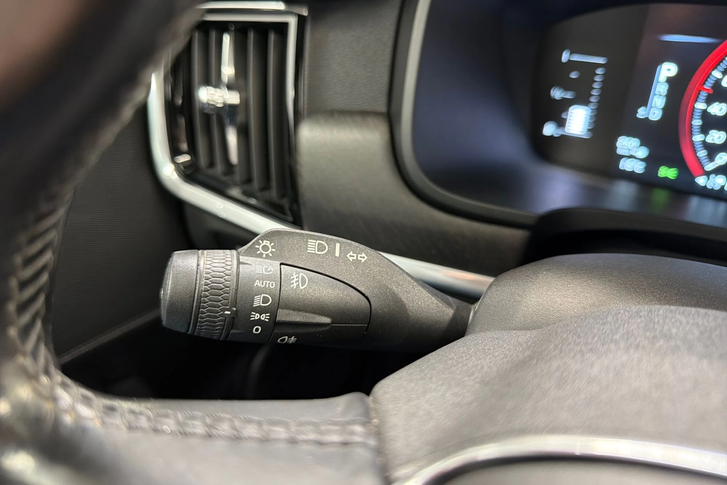 musta Volvo V90 Cross Country 2017 kuva 16.