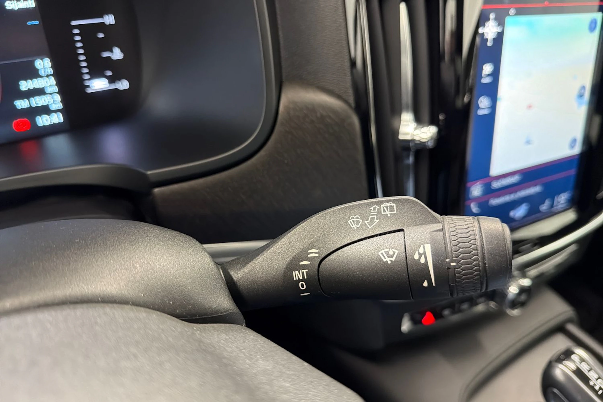 musta Volvo V90 Cross Country 2017 kuva 17.