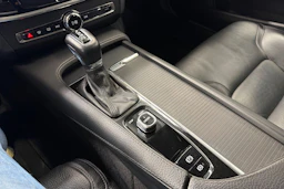 musta Volvo V90 Cross Country 2017 kuva 19.