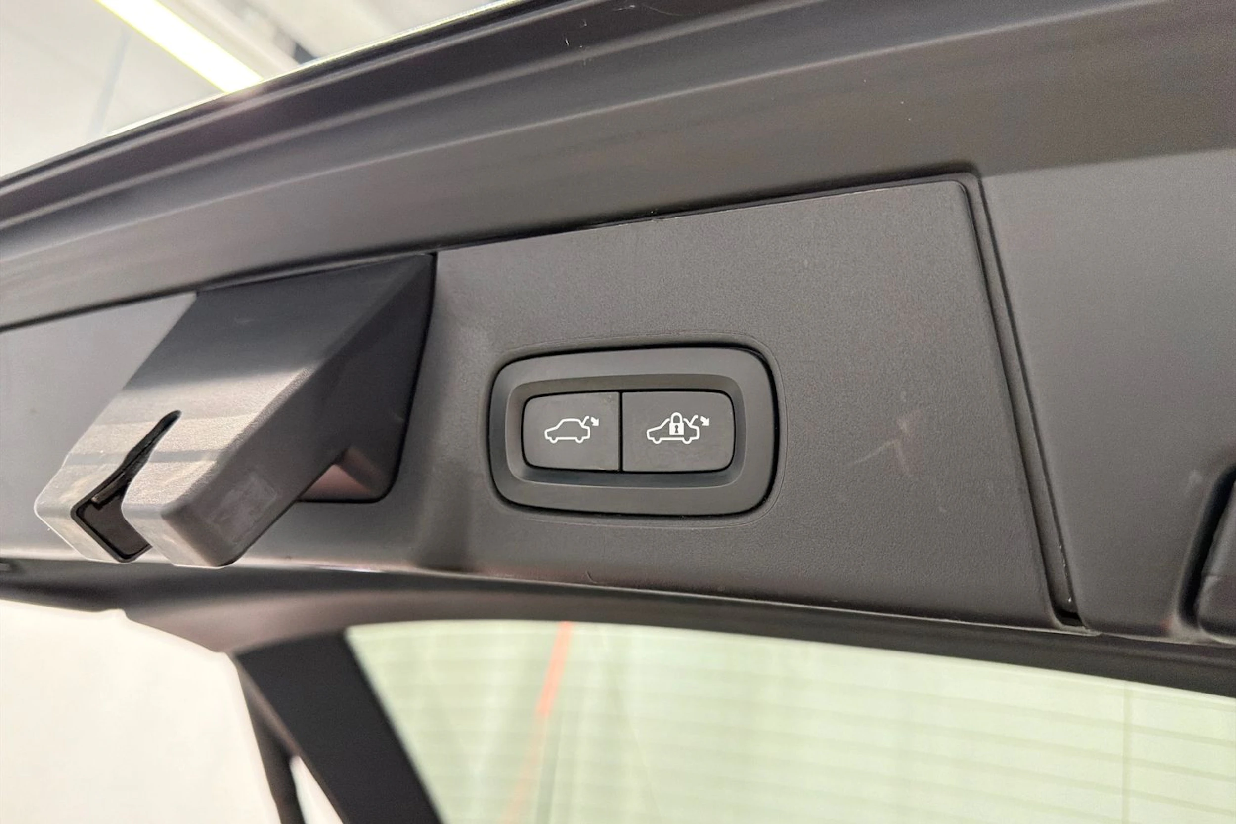 musta Volvo V90 Cross Country 2017 kuva 30.