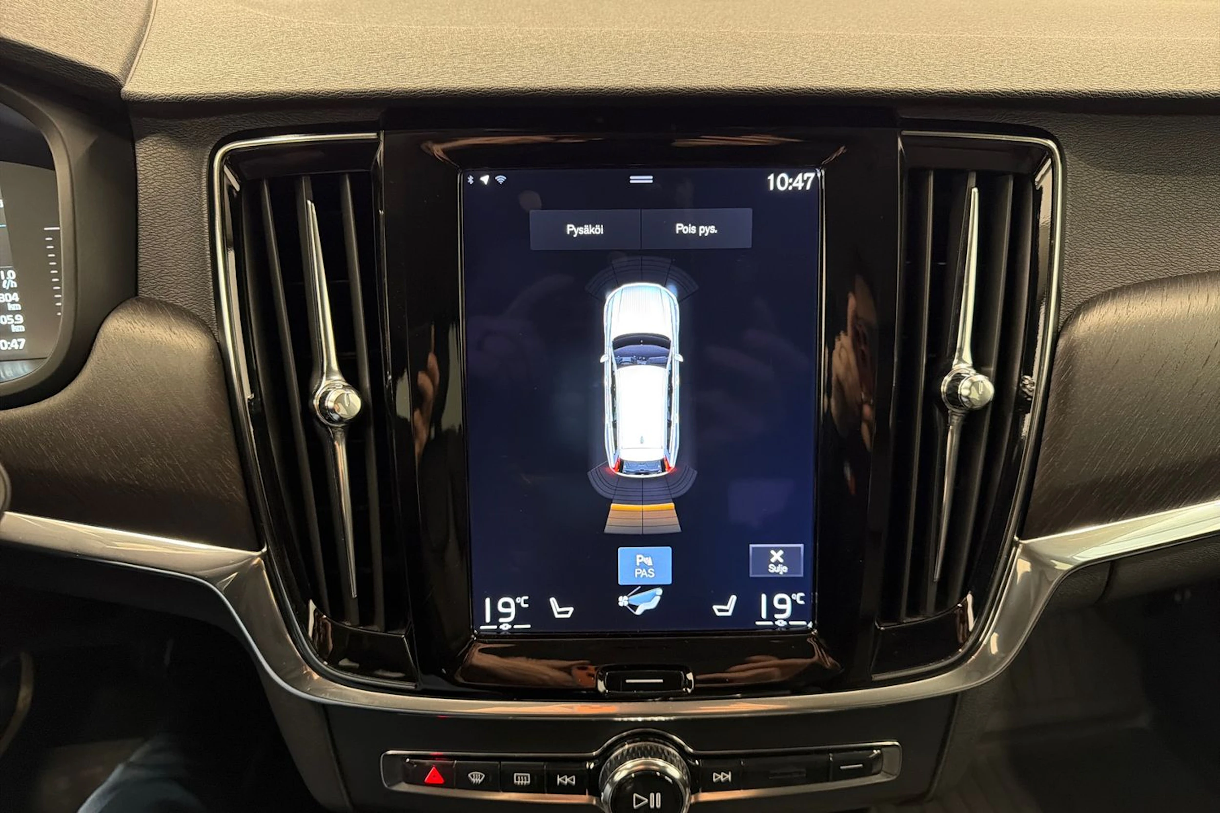 musta Volvo V90 Cross Country 2017 kuva 31.