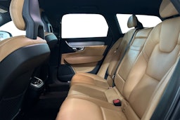 Harmaa Volvo V90 Cross Country 2017 kuva 10.
