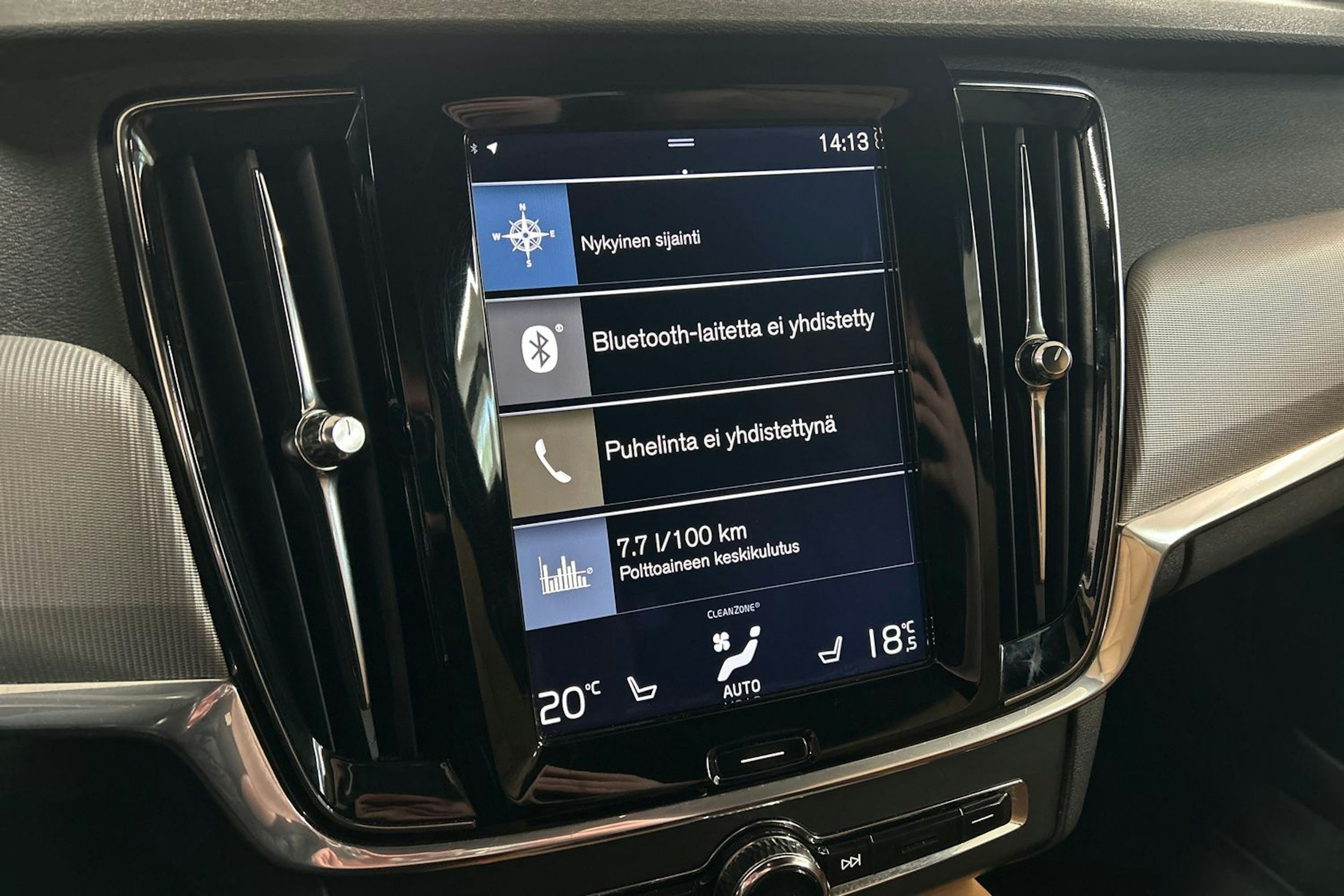 Harmaa Volvo V90 Cross Country 2017 kuva 20.