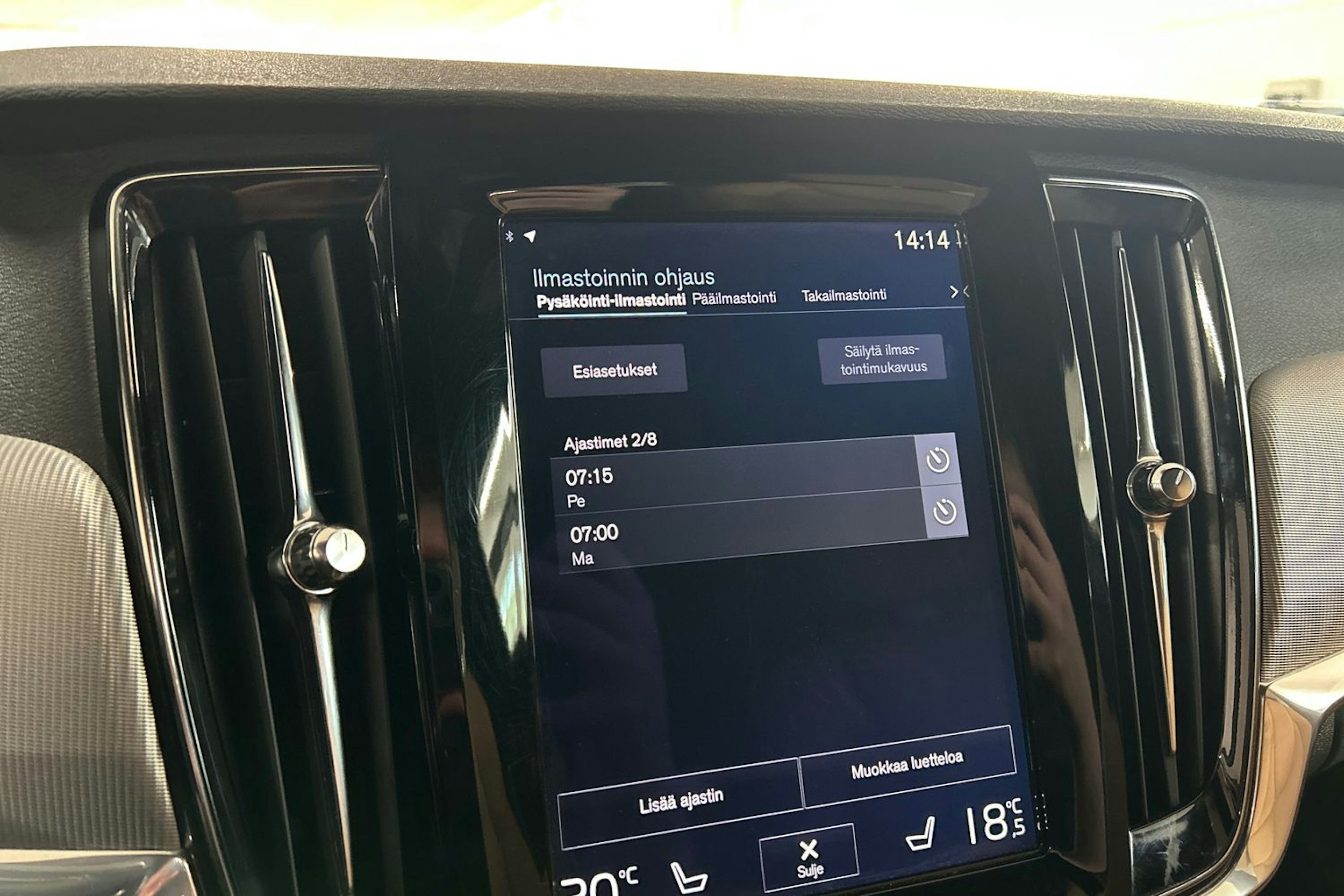 Harmaa Volvo V90 Cross Country 2017 kuva 23.