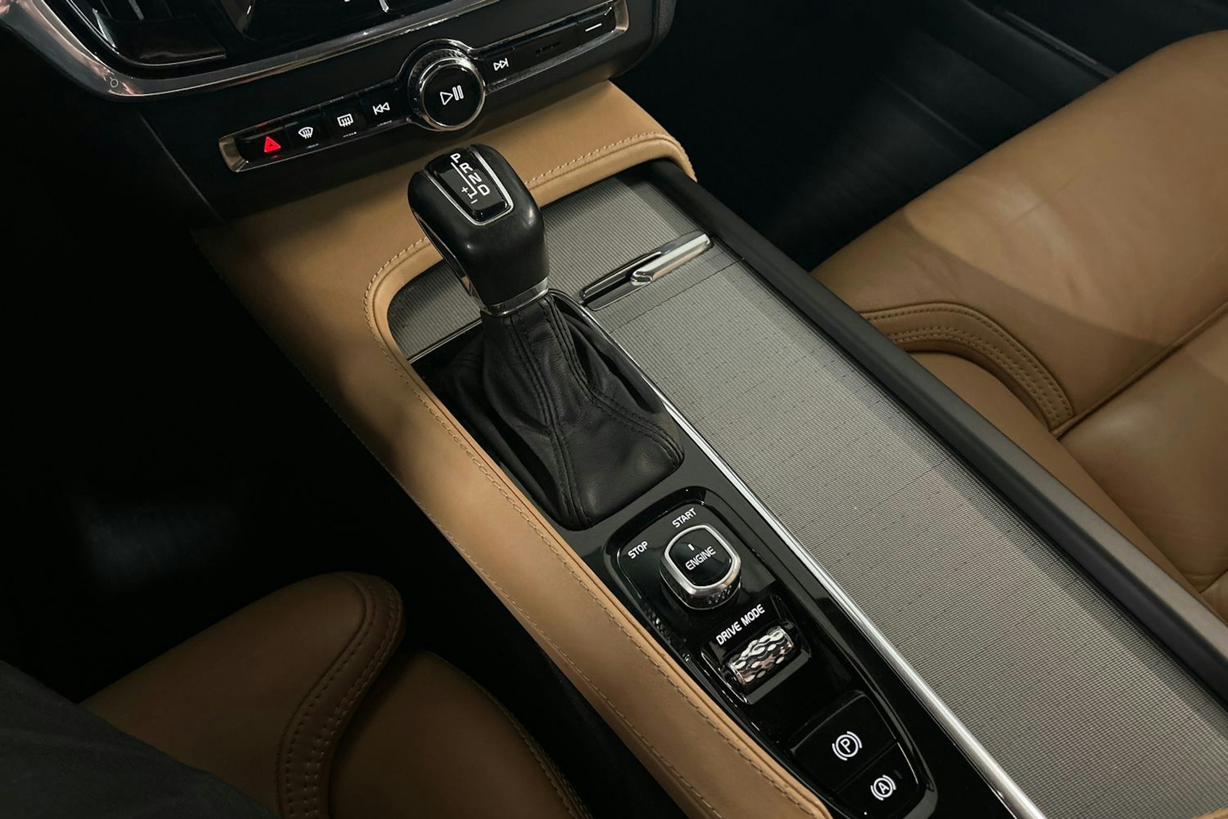 Harmaa Volvo V90 Cross Country 2017 kuva 26.