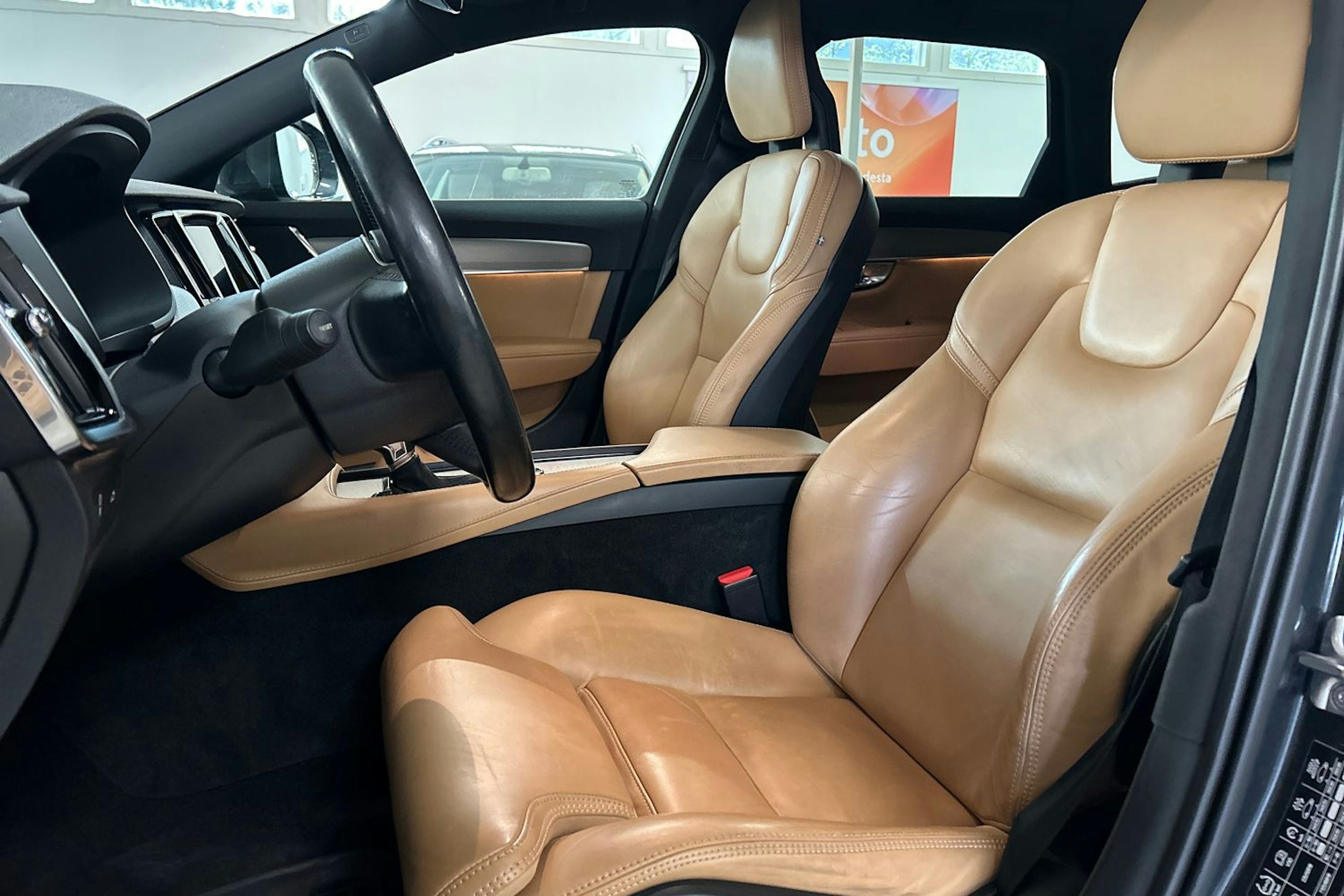 Harmaa Volvo V90 Cross Country 2017 kuva 27.