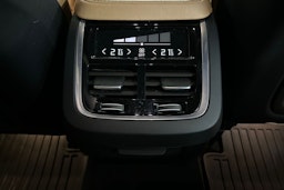 Harmaa Volvo V90 Cross Country 2017 kuva 29.
