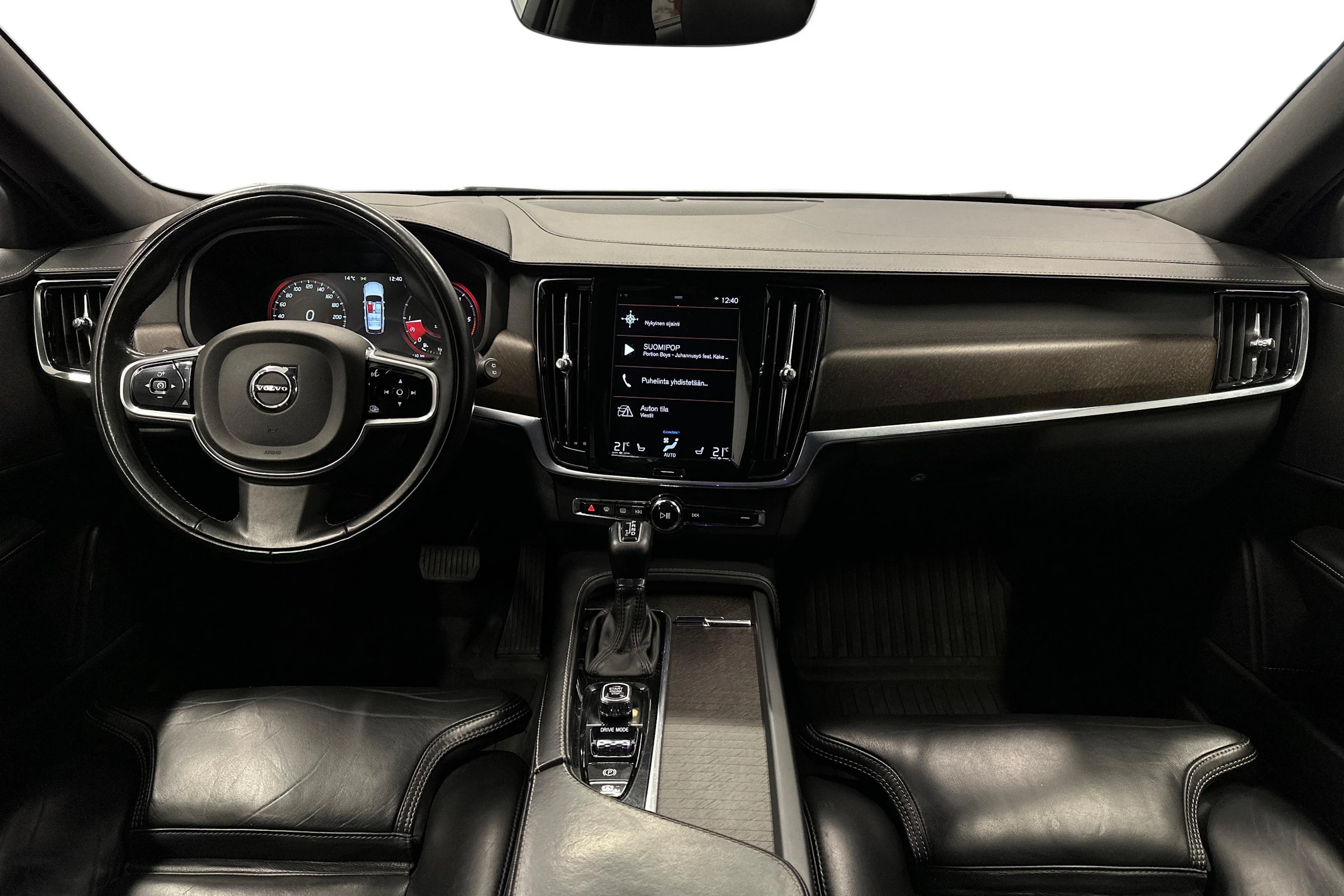 harmaa Volvo V90 Cross Country 2018 kuva 9.